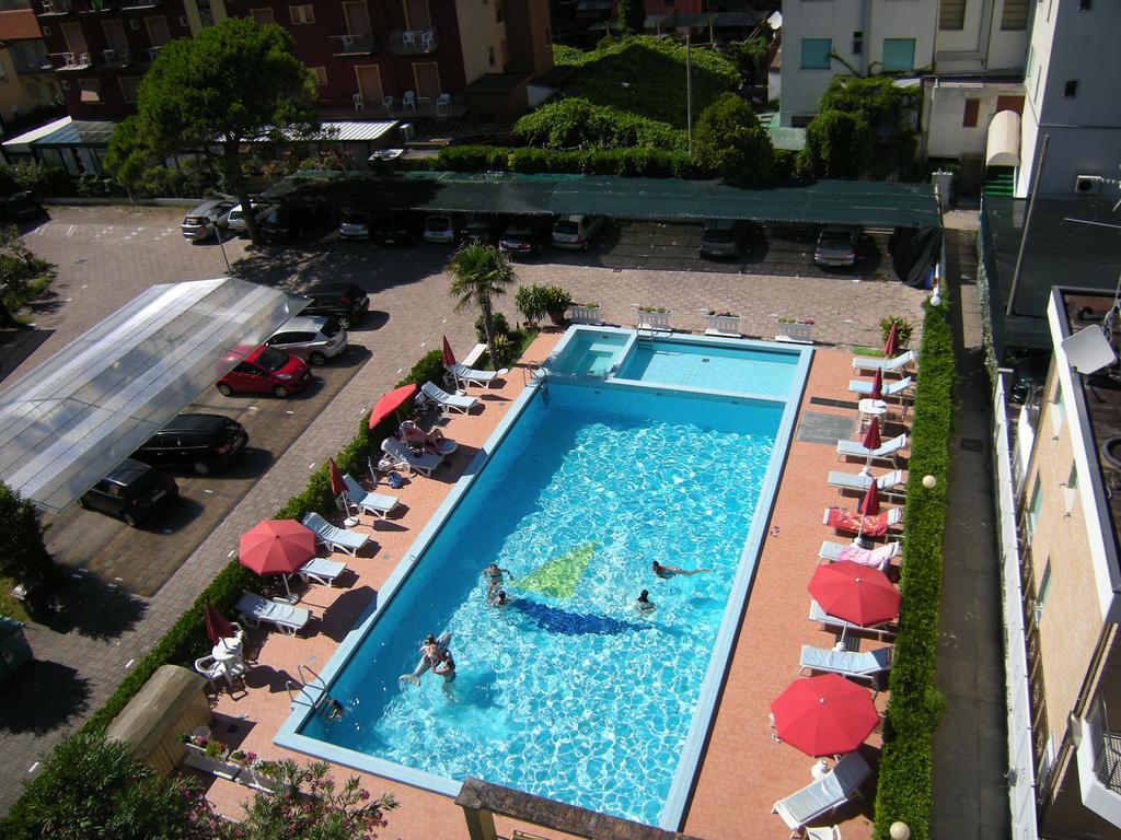 Hotel Continental Lido di Jesolo Kültér fotó