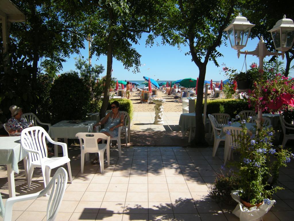 Hotel Continental Lido di Jesolo Kültér fotó