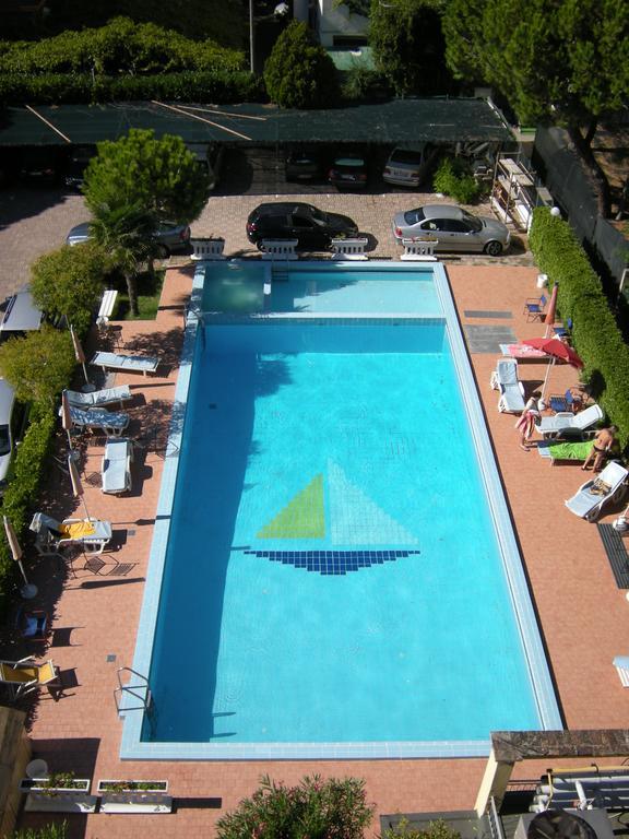 Hotel Continental Lido di Jesolo Kültér fotó