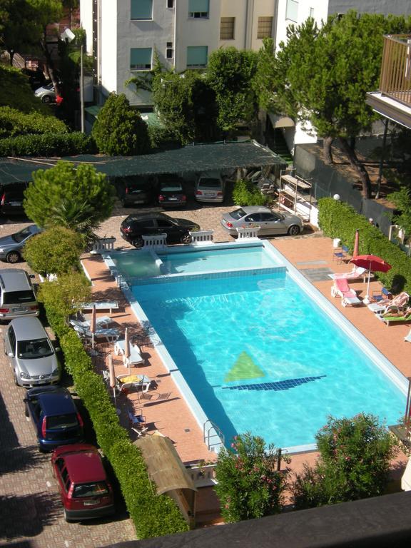 Hotel Continental Lido di Jesolo Kültér fotó