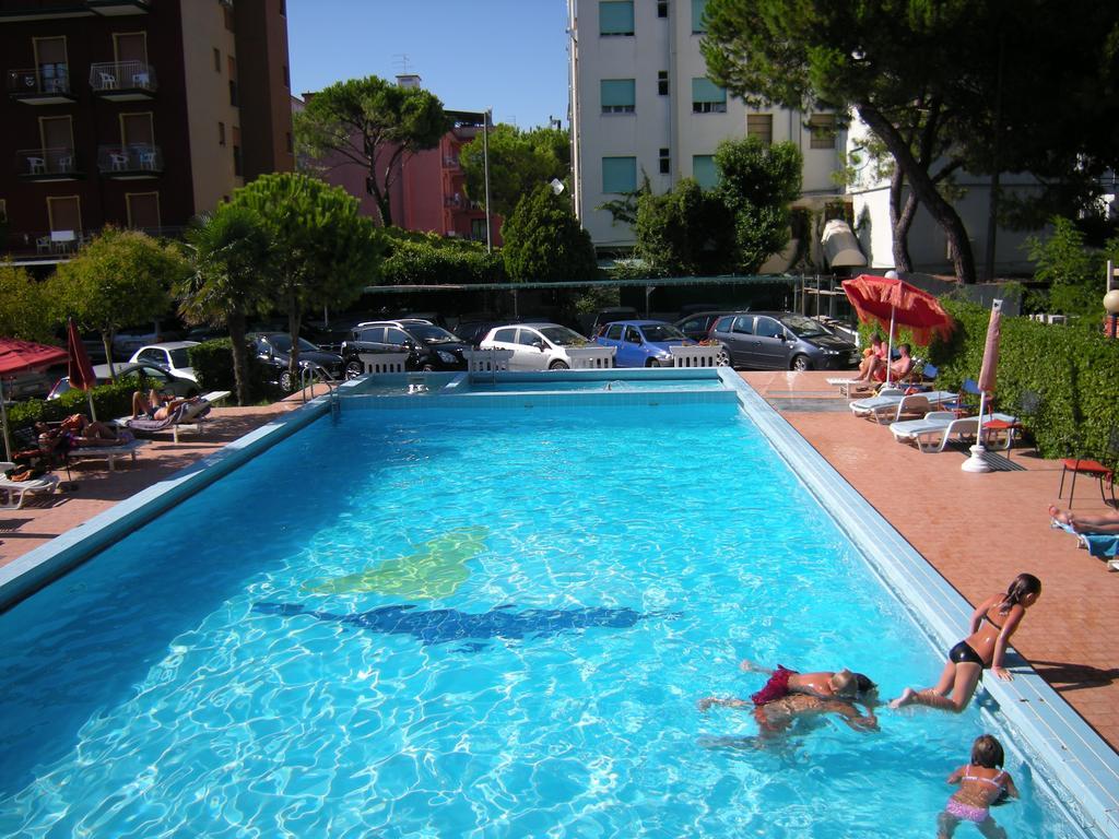 Hotel Continental Lido di Jesolo Kültér fotó