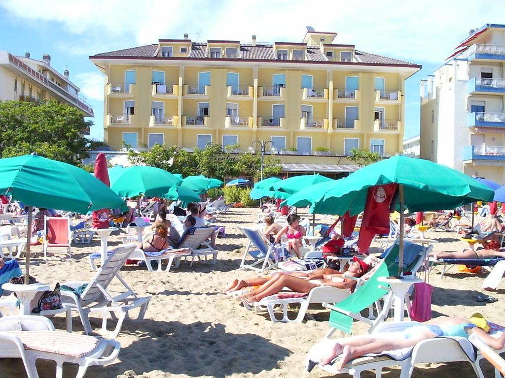Hotel Continental Lido di Jesolo Kültér fotó