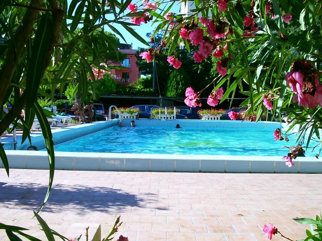 Hotel Continental Lido di Jesolo Kültér fotó