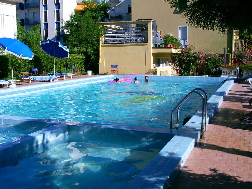 Hotel Continental Lido di Jesolo Kültér fotó